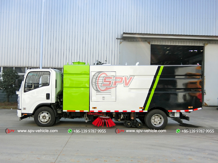 ISUZU 4x2 NPR Road Cleaning Truck - Left Side